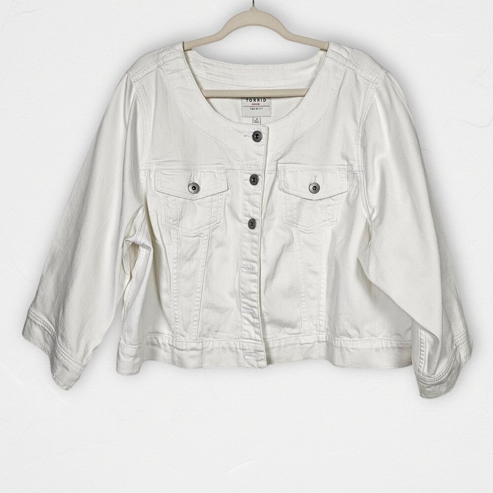 Torrid Denim White Cropped Jacket Size 4 Plus Button Front Stretch Cotton